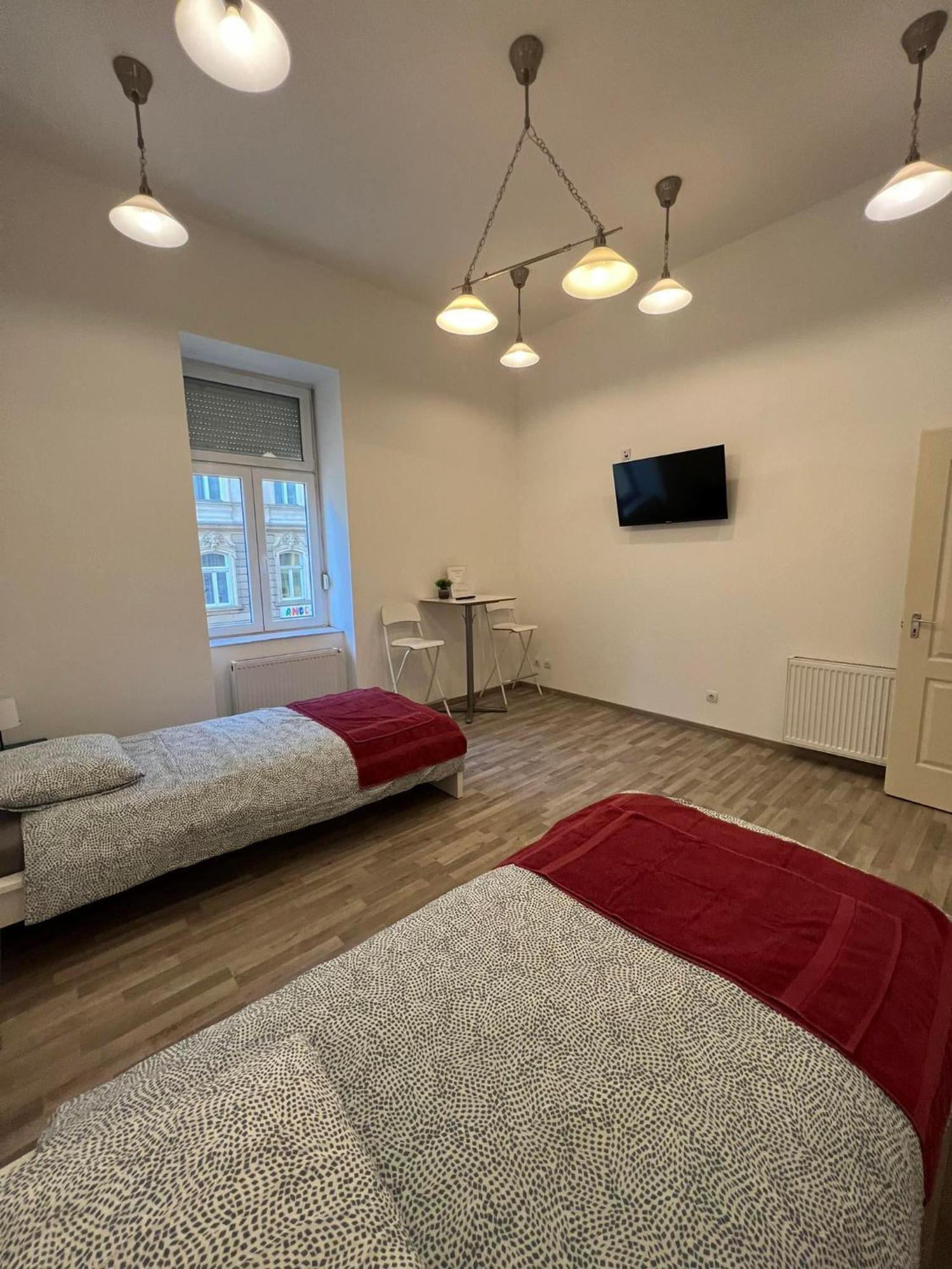 Goldensun Apartment บูดาเปสต์ ภายนอก รูปภาพ