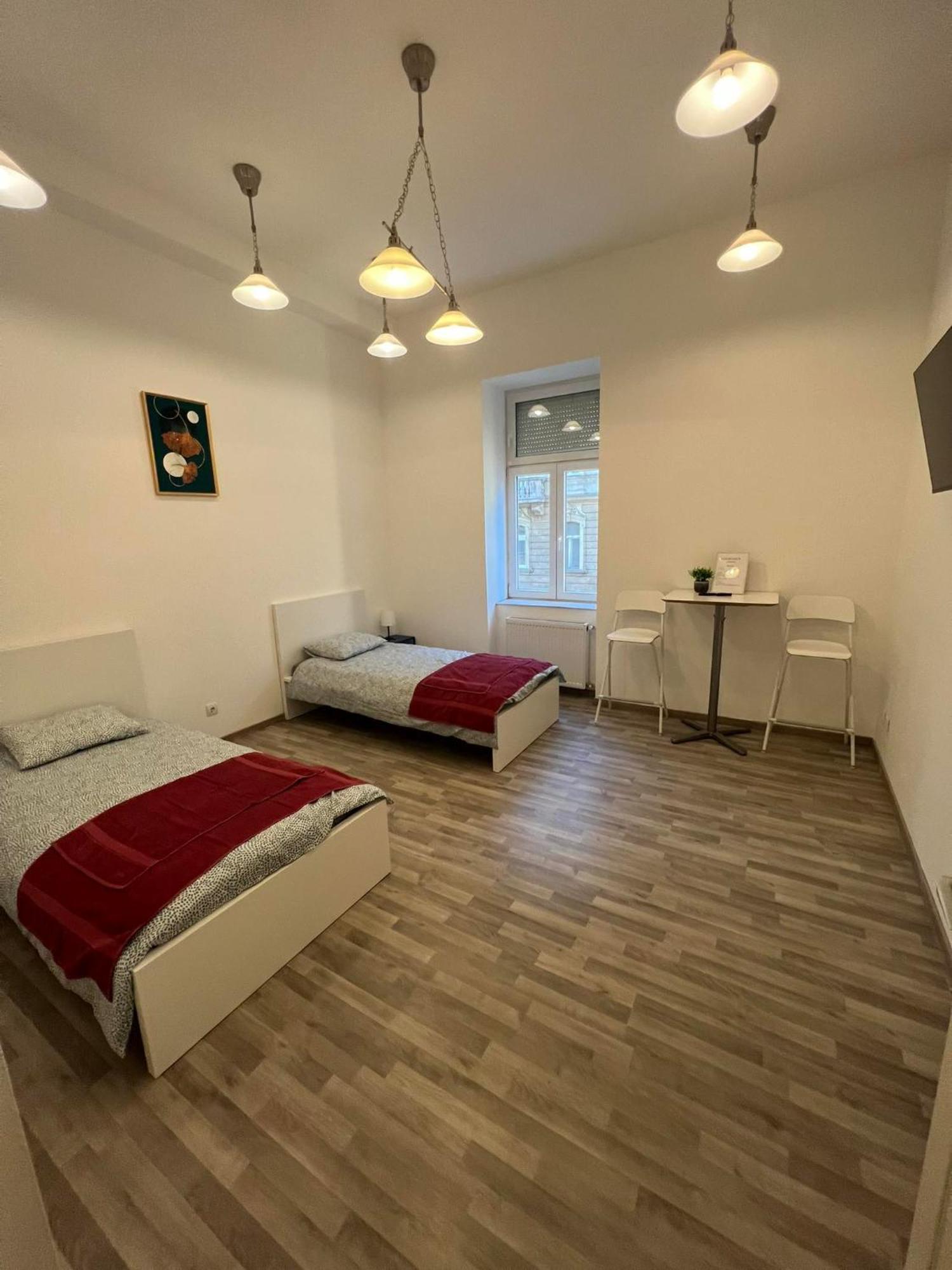Goldensun Apartment บูดาเปสต์ ภายนอก รูปภาพ